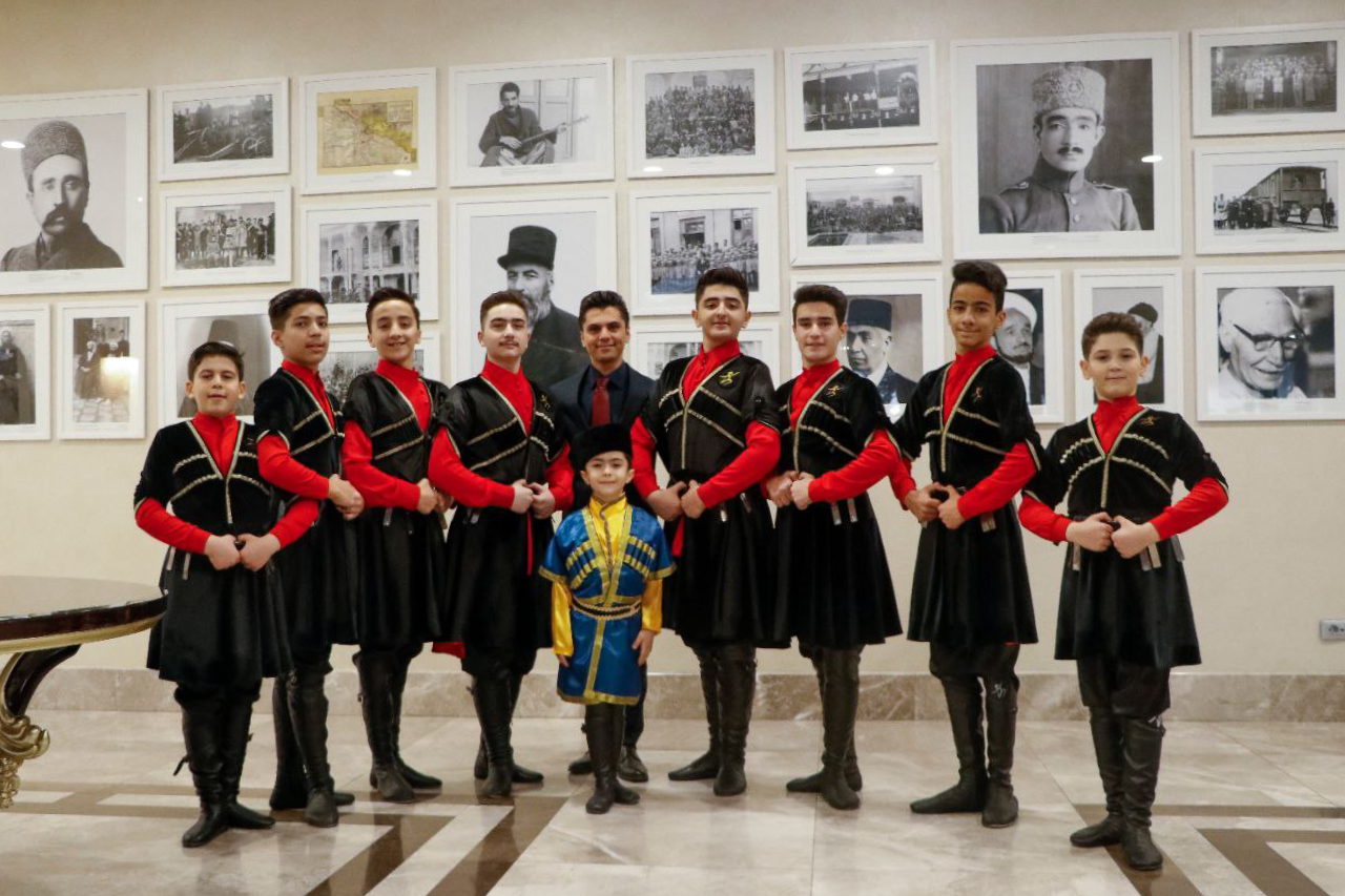 آکادمی رقص آذربایجانی سوین - SevinAcademy